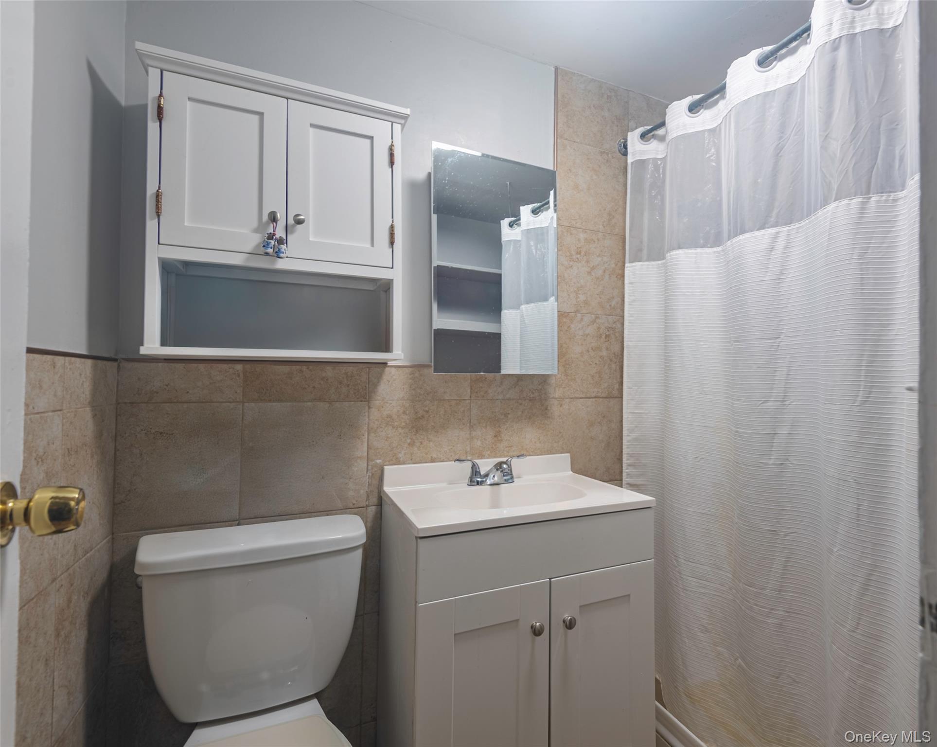 1060 Midland Street Property Photo 11