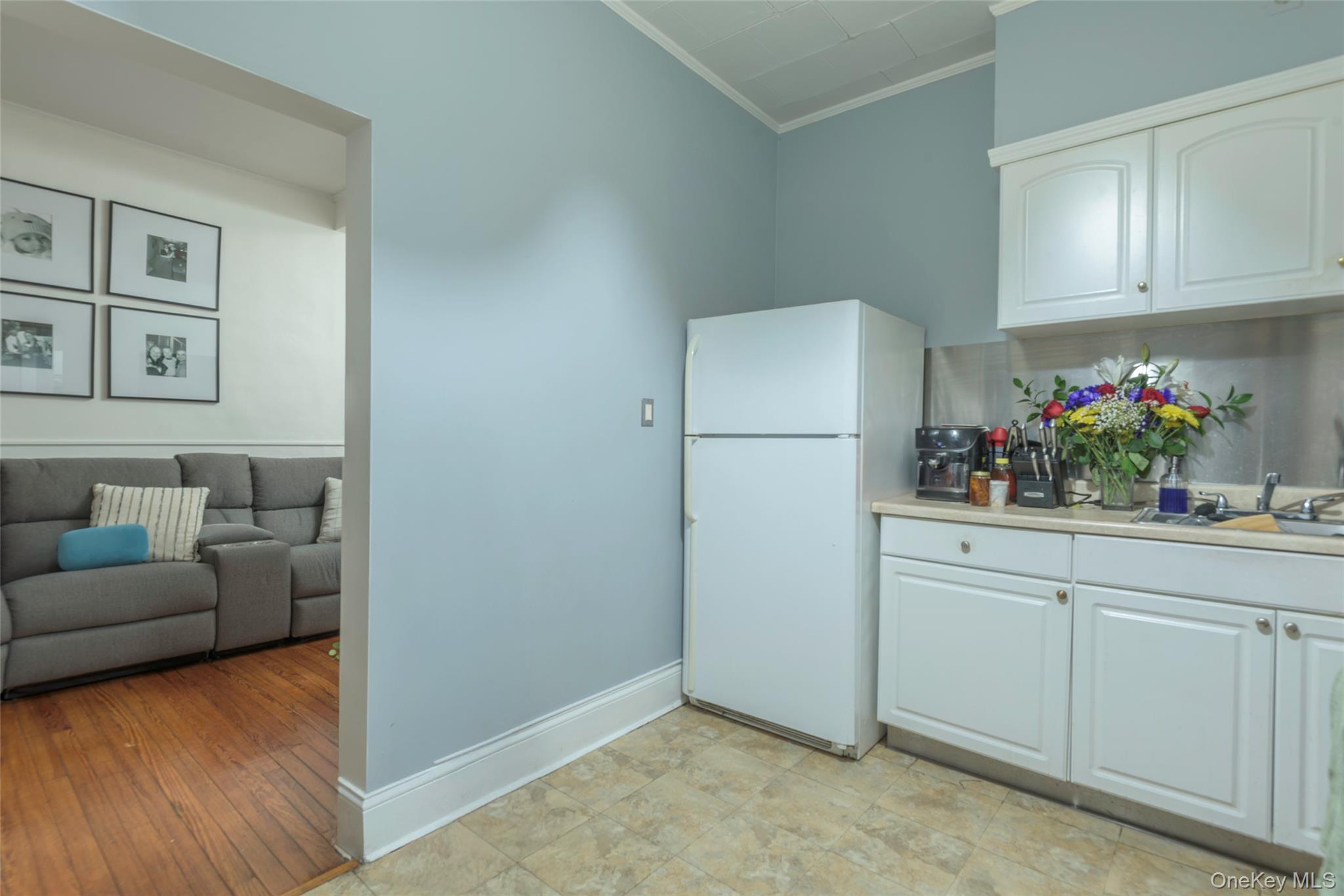 1060 Midland Street Property Photo 14
