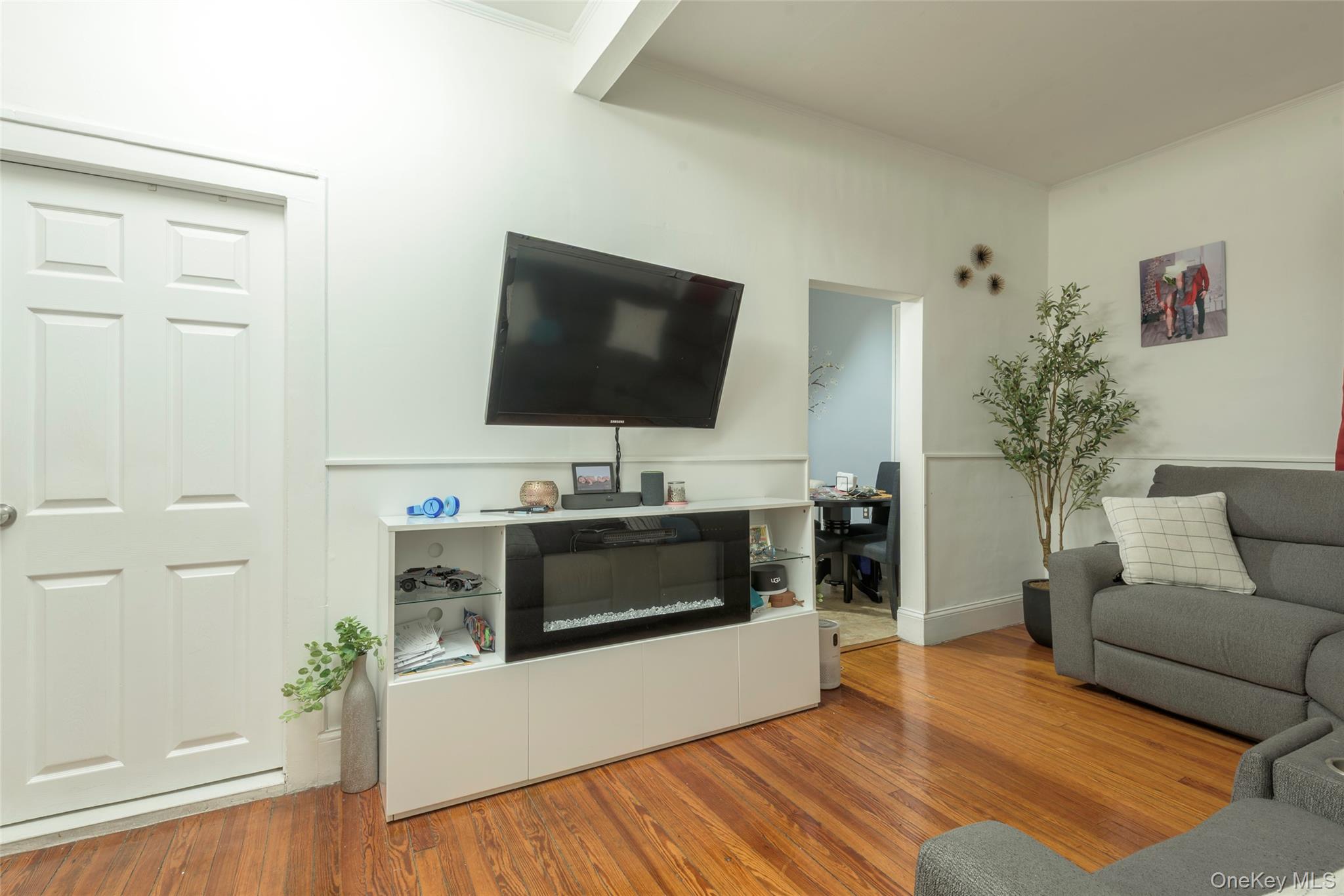 1060 Midland Street Property Photo 15
