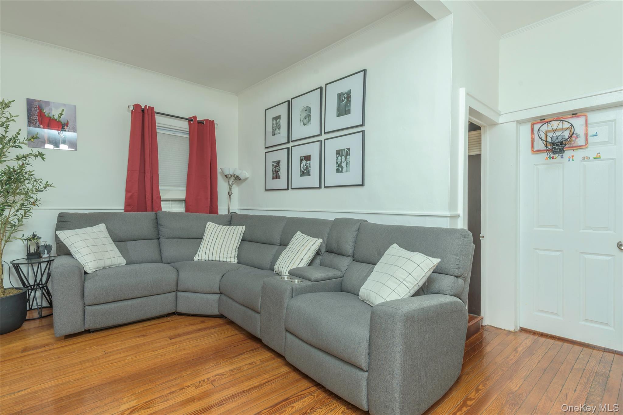 1060 Midland Street Property Photo 17