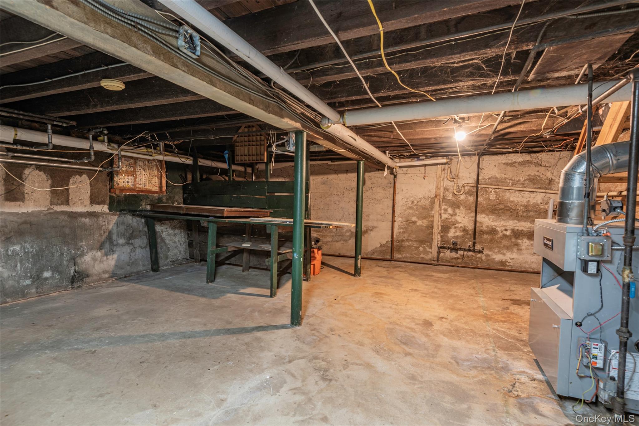 1060 Midland Street Property Photo 23