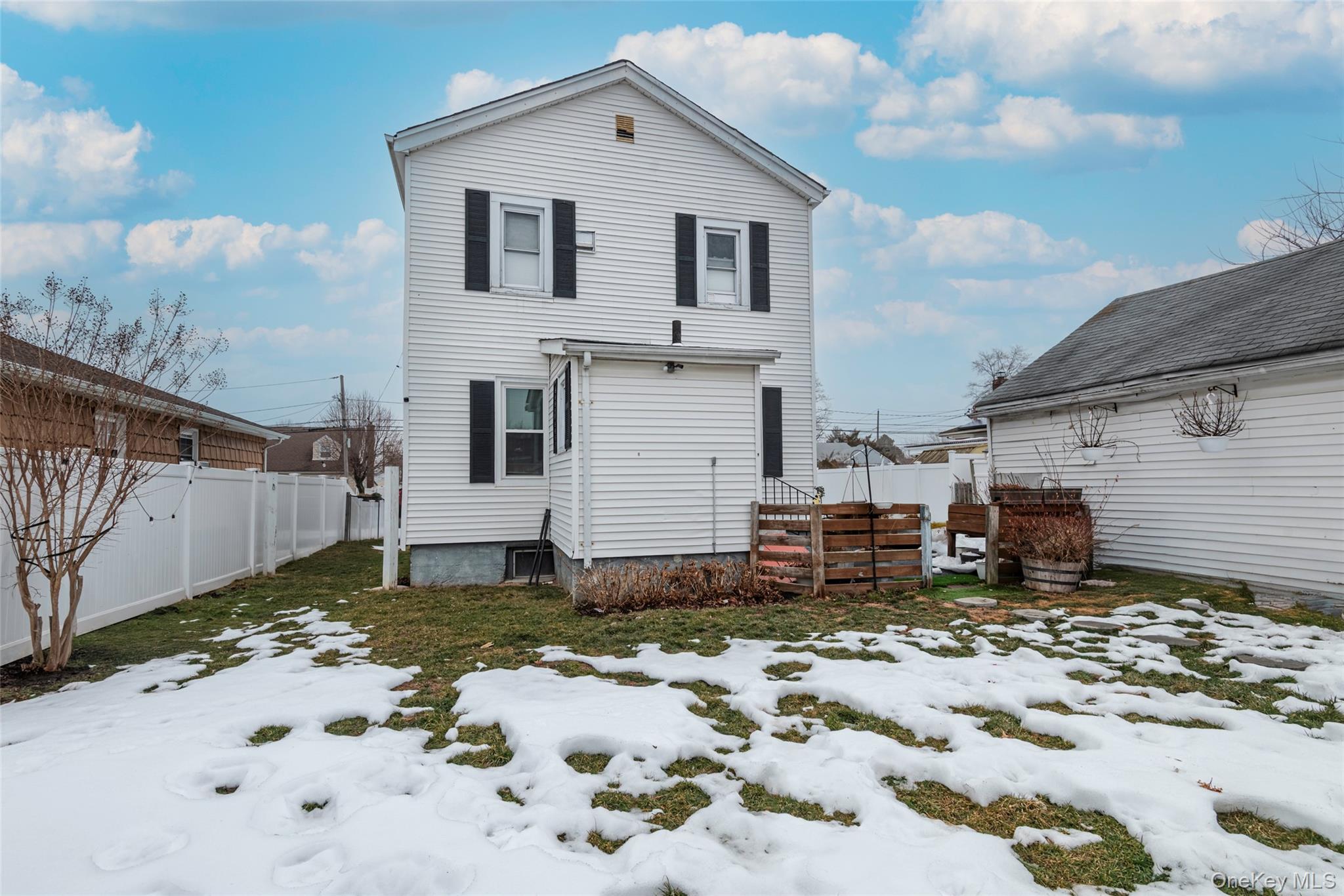 1060 Midland Street Property Photo 28