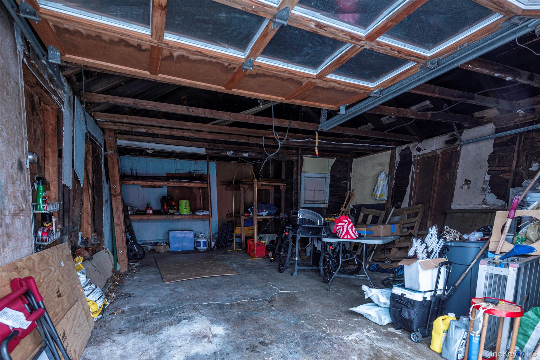1060 Midland Street Property Photo 29