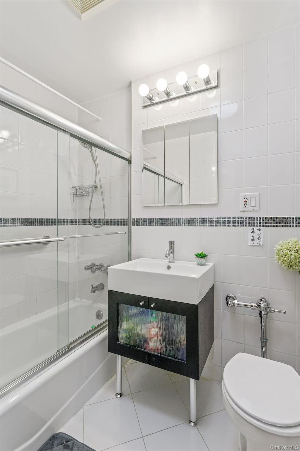 14205 Roosevelt Avenue 339 Property Photo 7