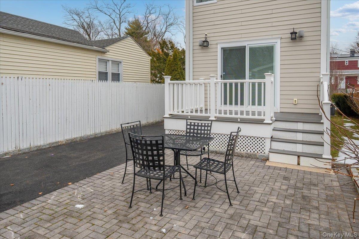216 Florence Street Property Photo 17