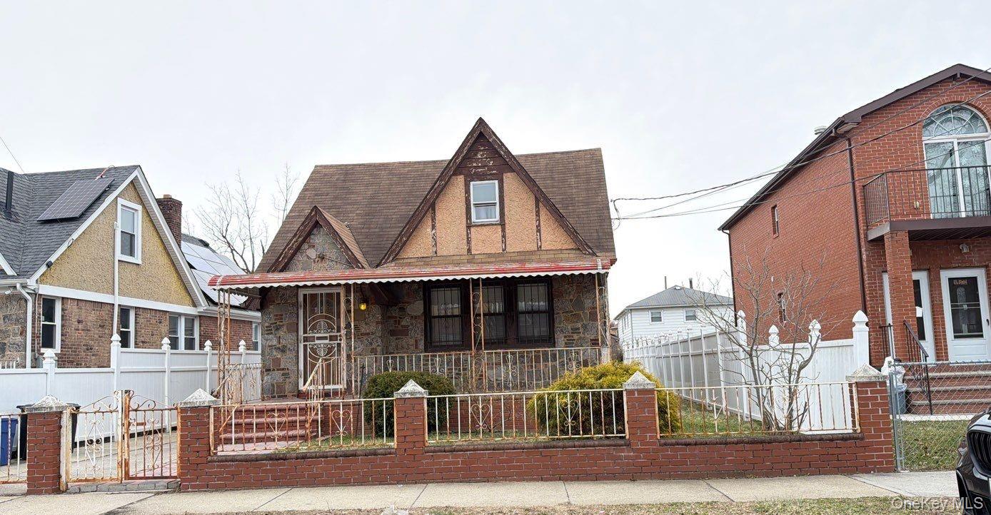 135-15 220th Place Property Photo 1