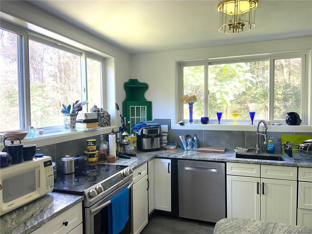 46 Patricia Lane Property Photo 9