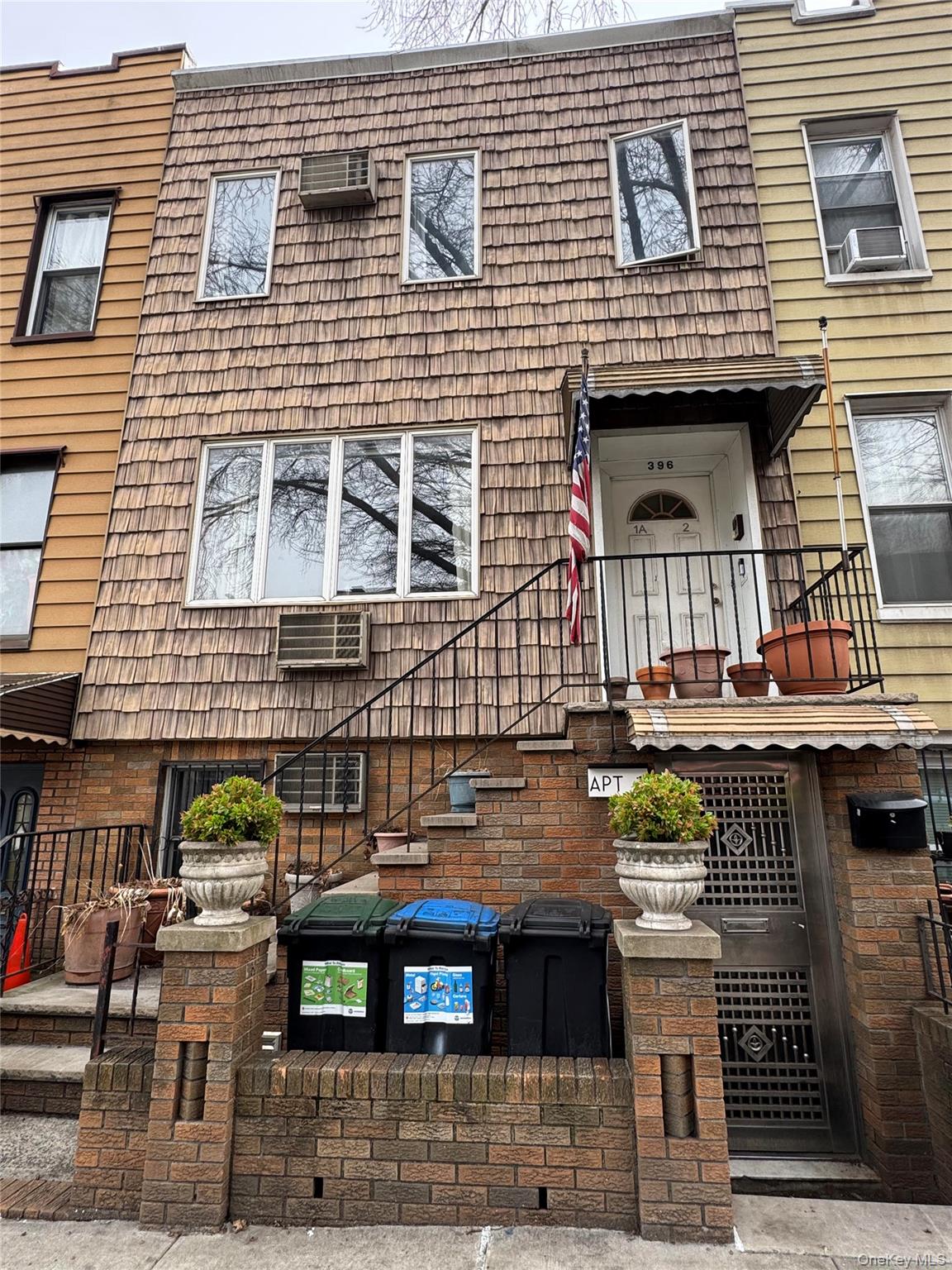 396 Graham Avenue Property Photo 1
