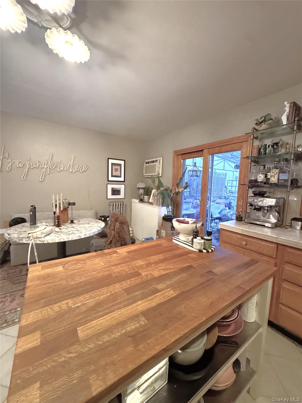 396 Graham Avenue Property Photo 3
