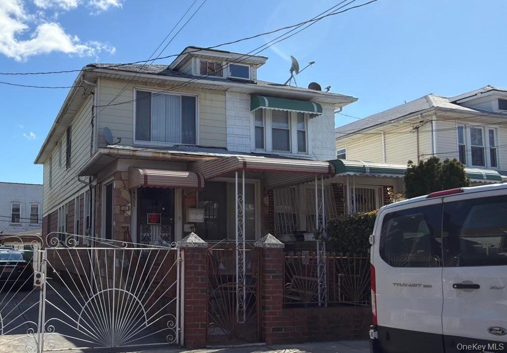 451 E 49th Street Property Photo 1