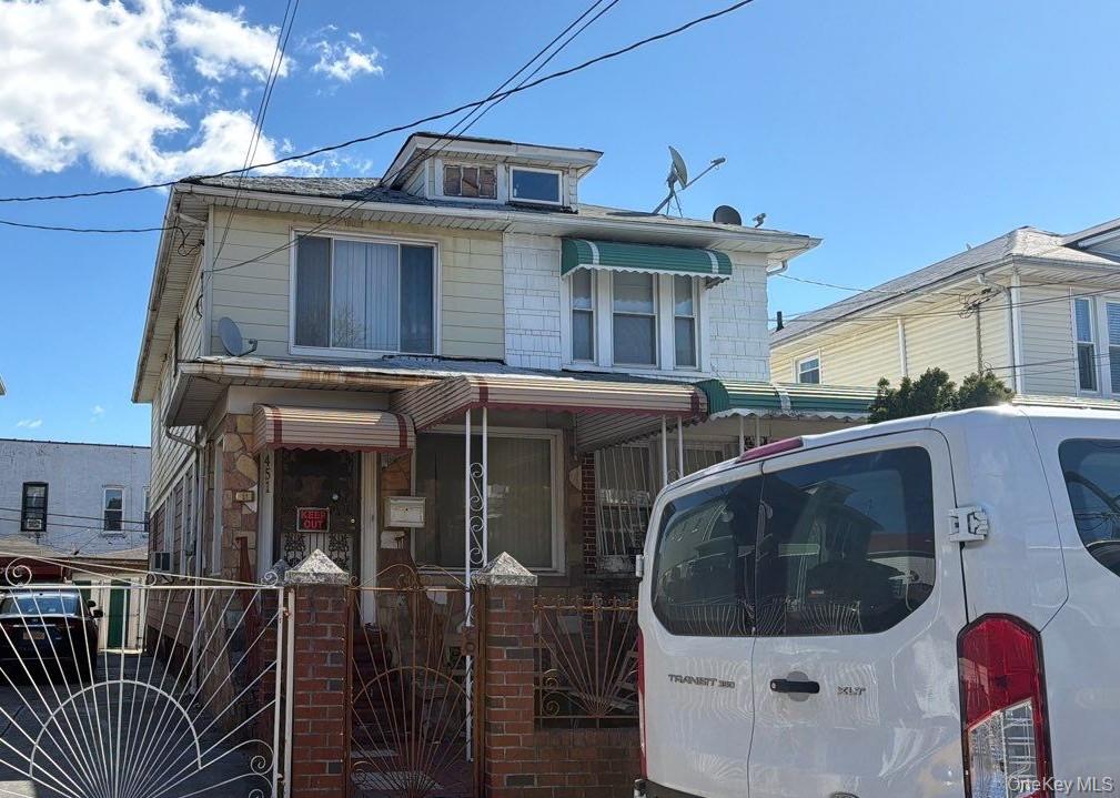 451 E 49th Street Property Photo 2