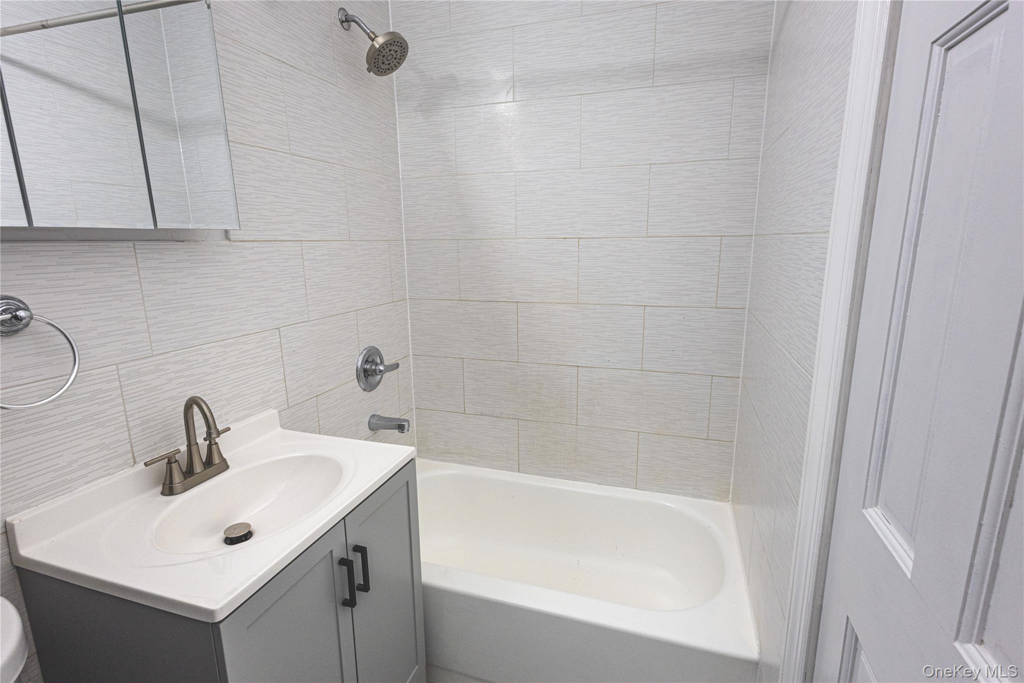 132-16 Hillside Avenue Property Photo 16