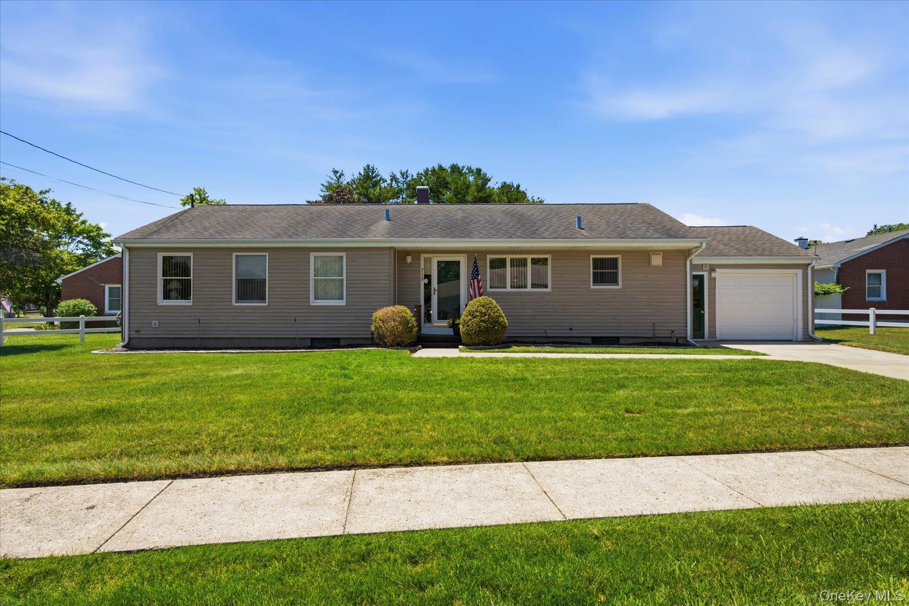 718 Patrick Street Property Photo 1