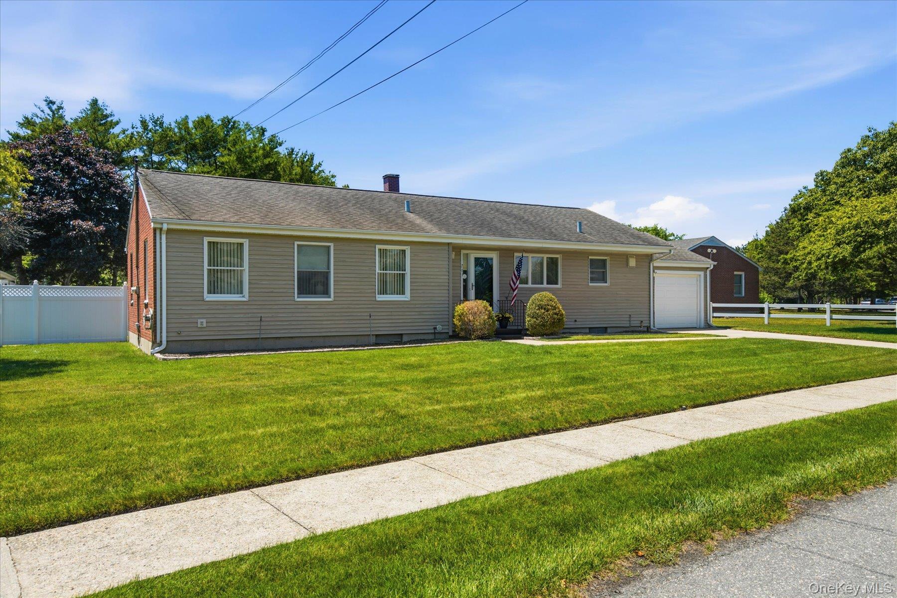 718 Patrick Street Property Photo 2