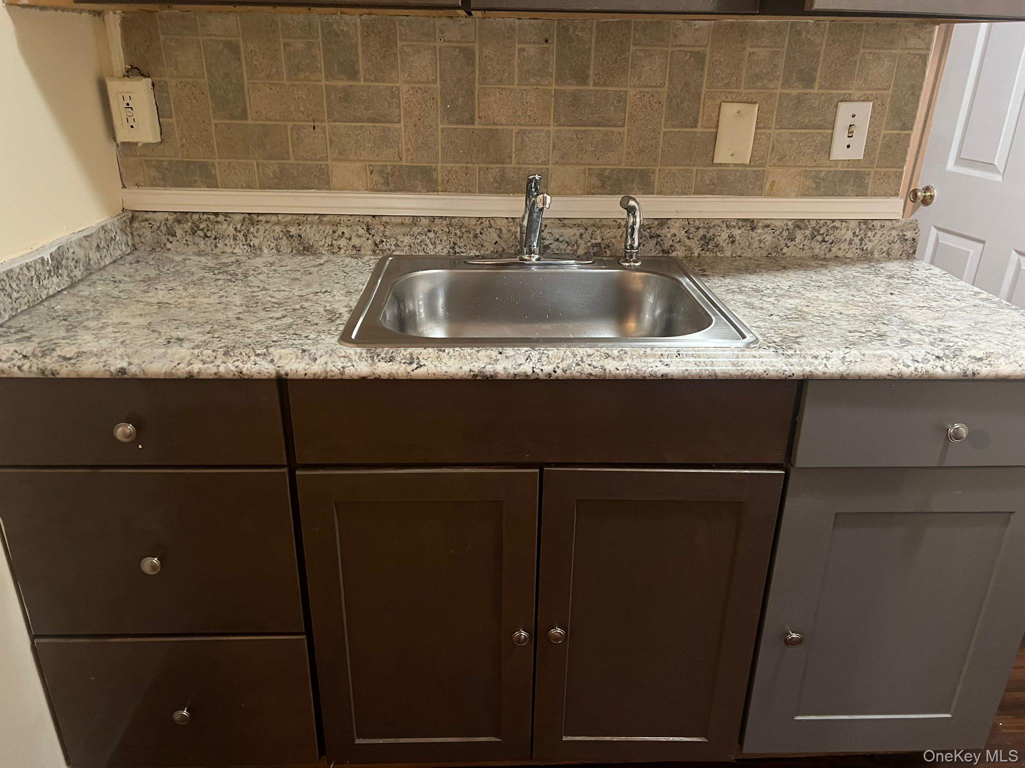 204 Ann Street Property Photo 5