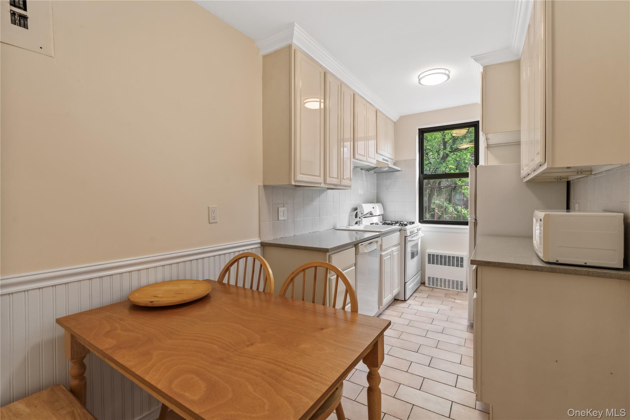 142 Garth Road 4q Property Photo 8