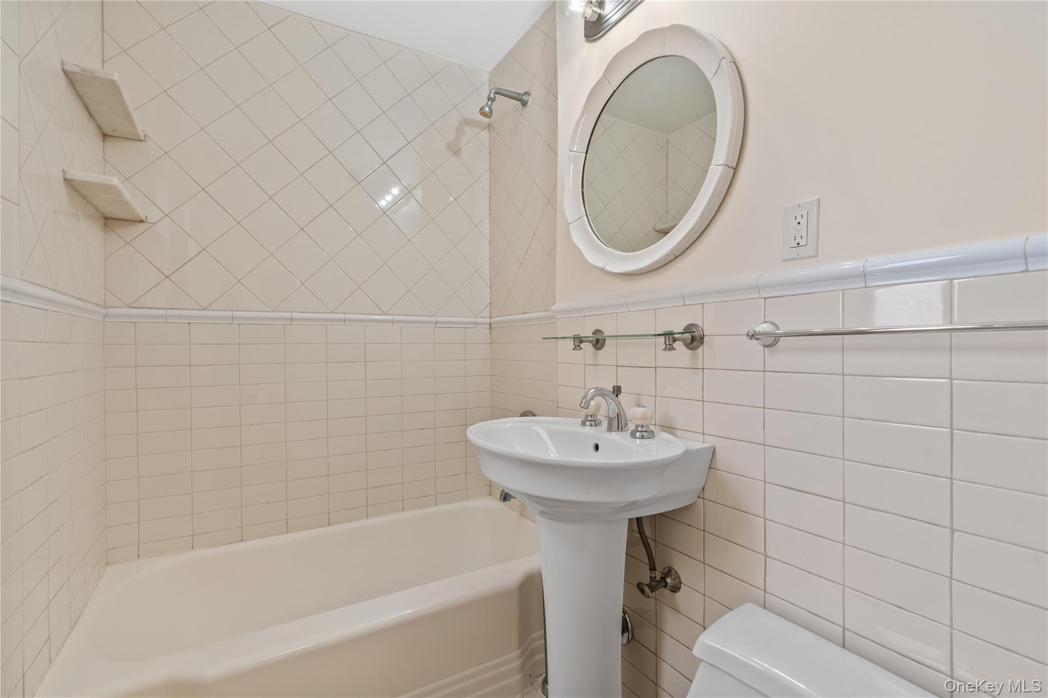 142 Garth Road 4q Property Photo 11