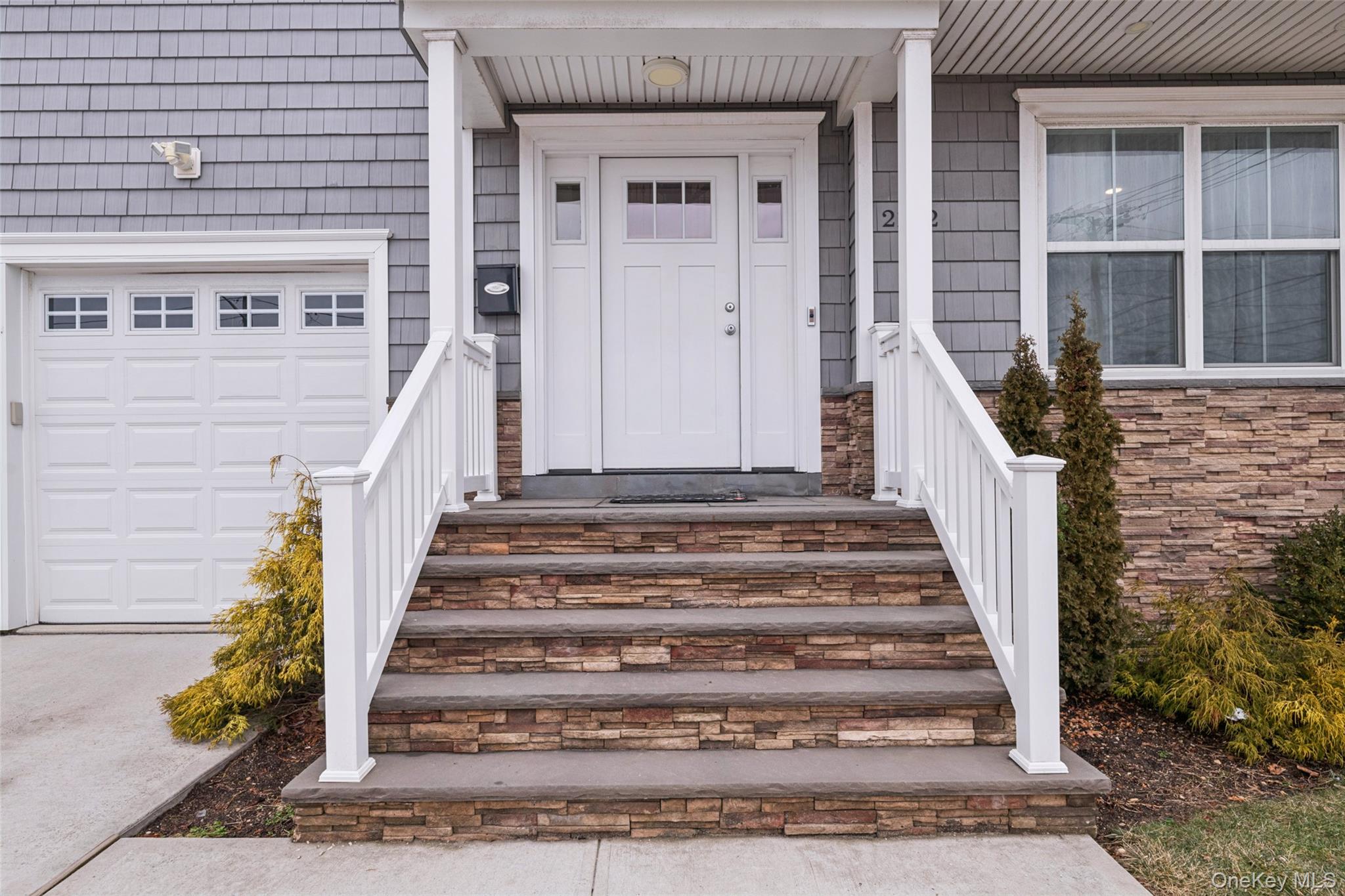 2162 Seamans Neck Road Property Photo 4