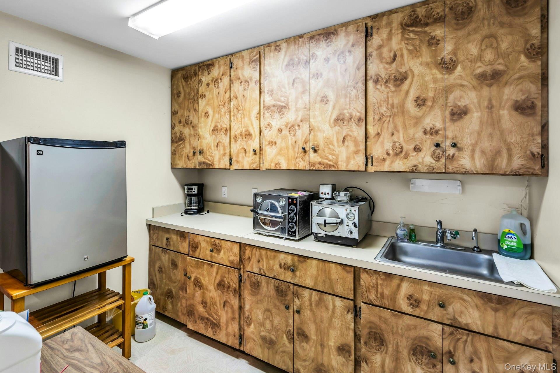 127 N Ocean Avenue Property Photo 8