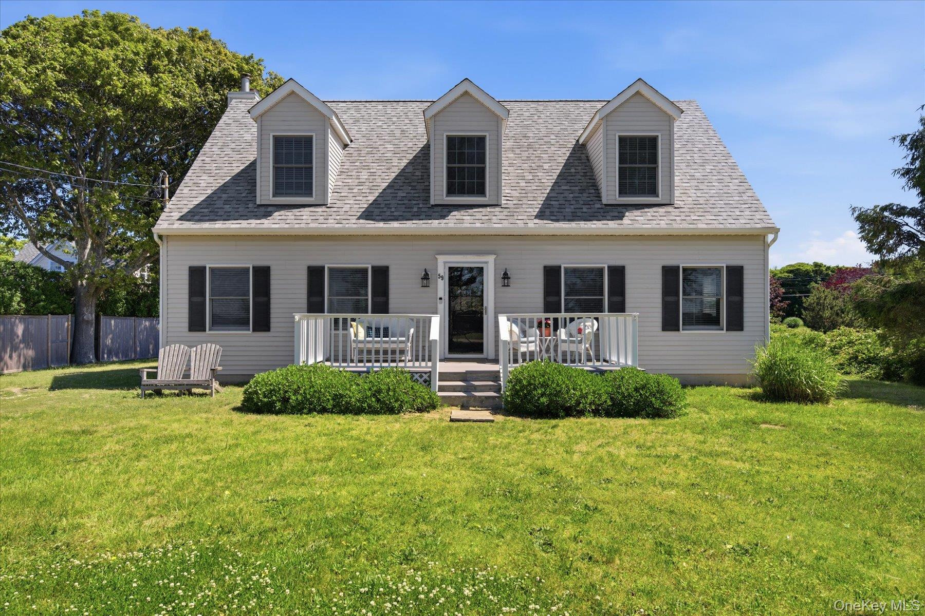 59 Peconic Avenue Property Photo 1