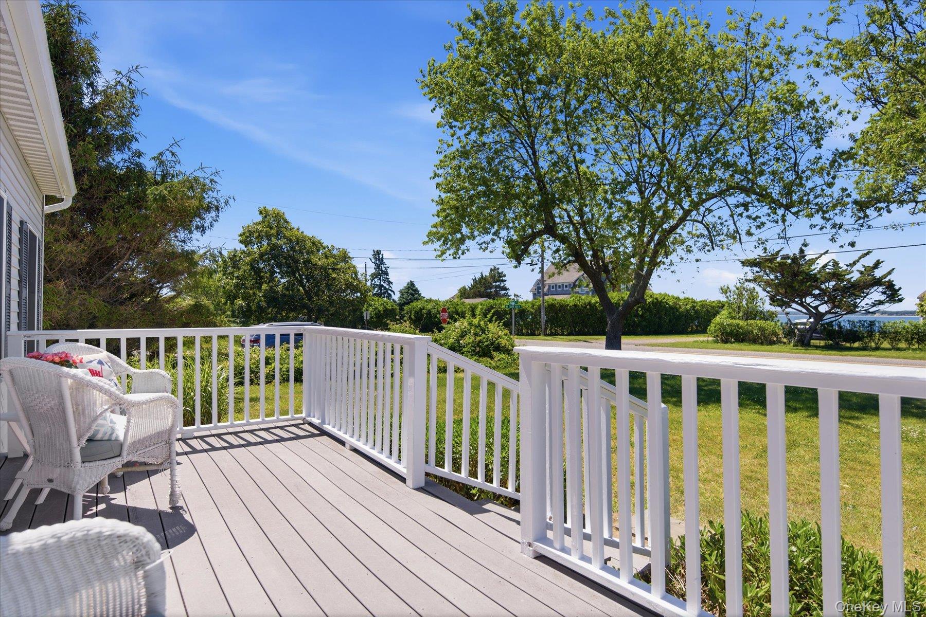 59 Peconic Avenue Property Photo 20