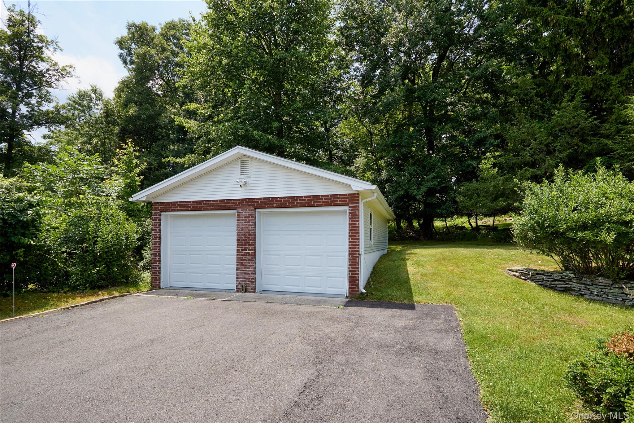 43 Sunset Terrace Property Photo 2