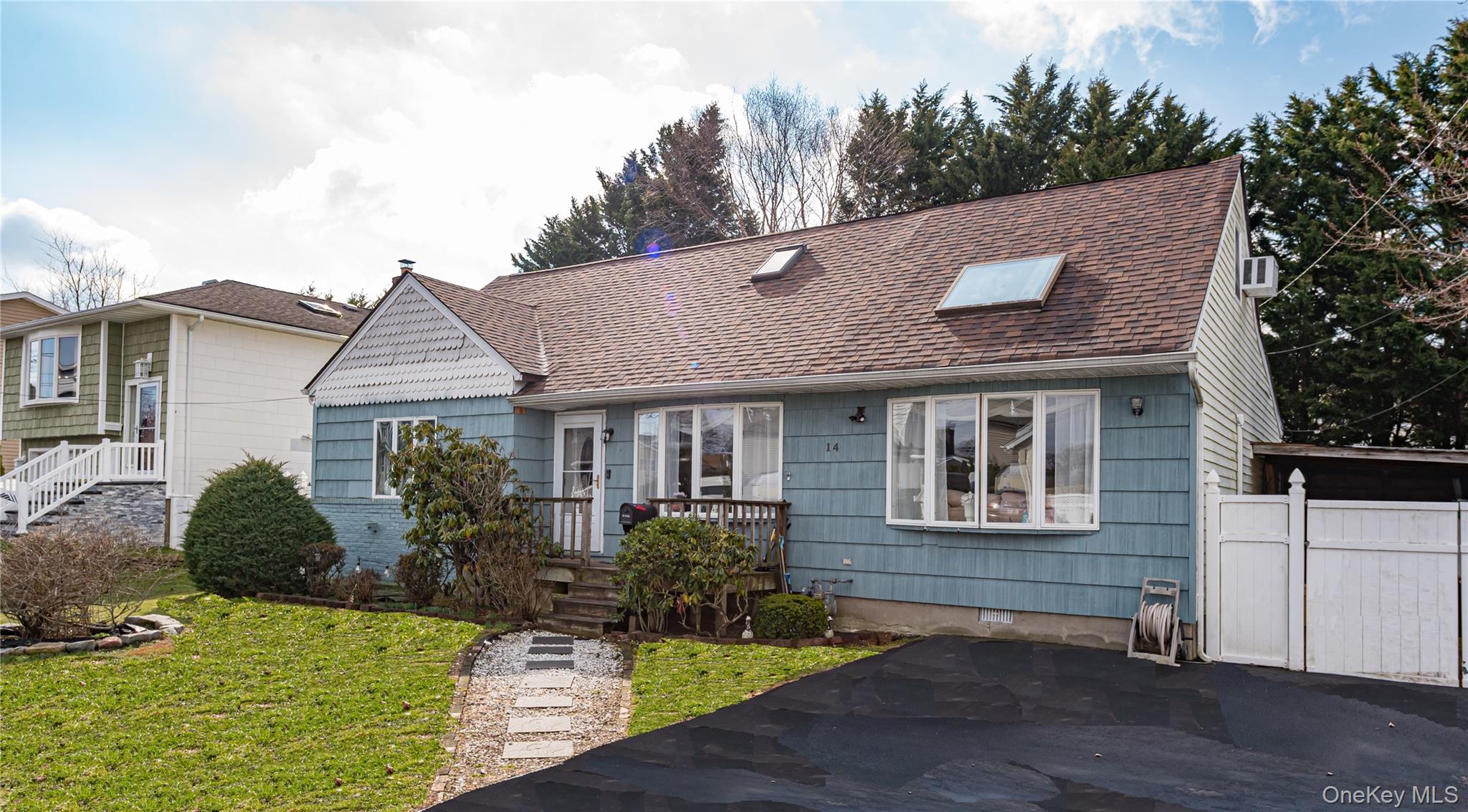 14 Willoughby Place Property Photo 1