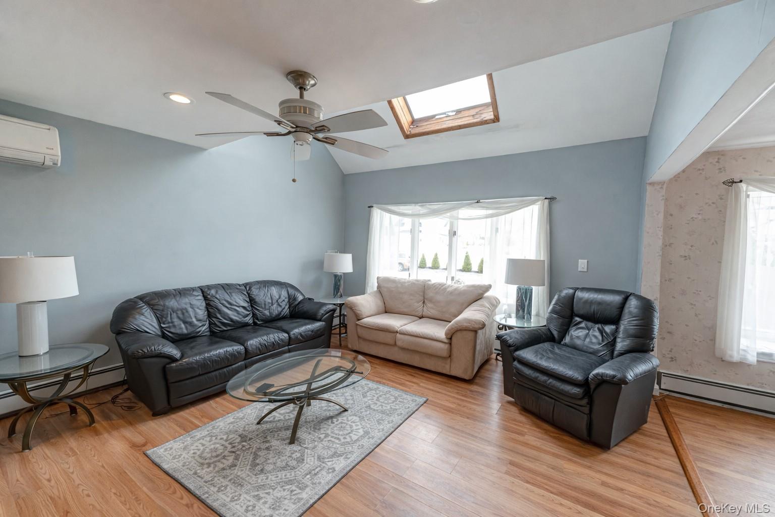 14 Willoughby Place Property Photo 3