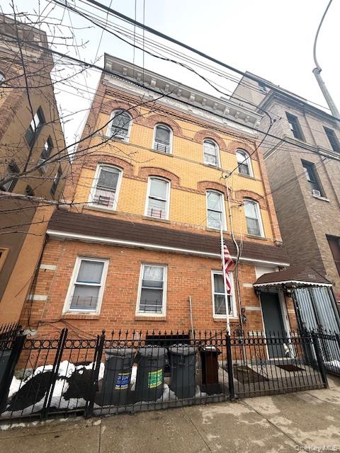 686 Fairview Avenue Property Photo 1