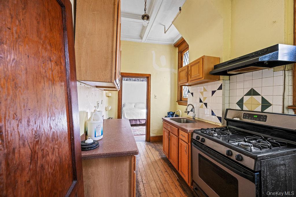 897 Park Place Property Photo 17