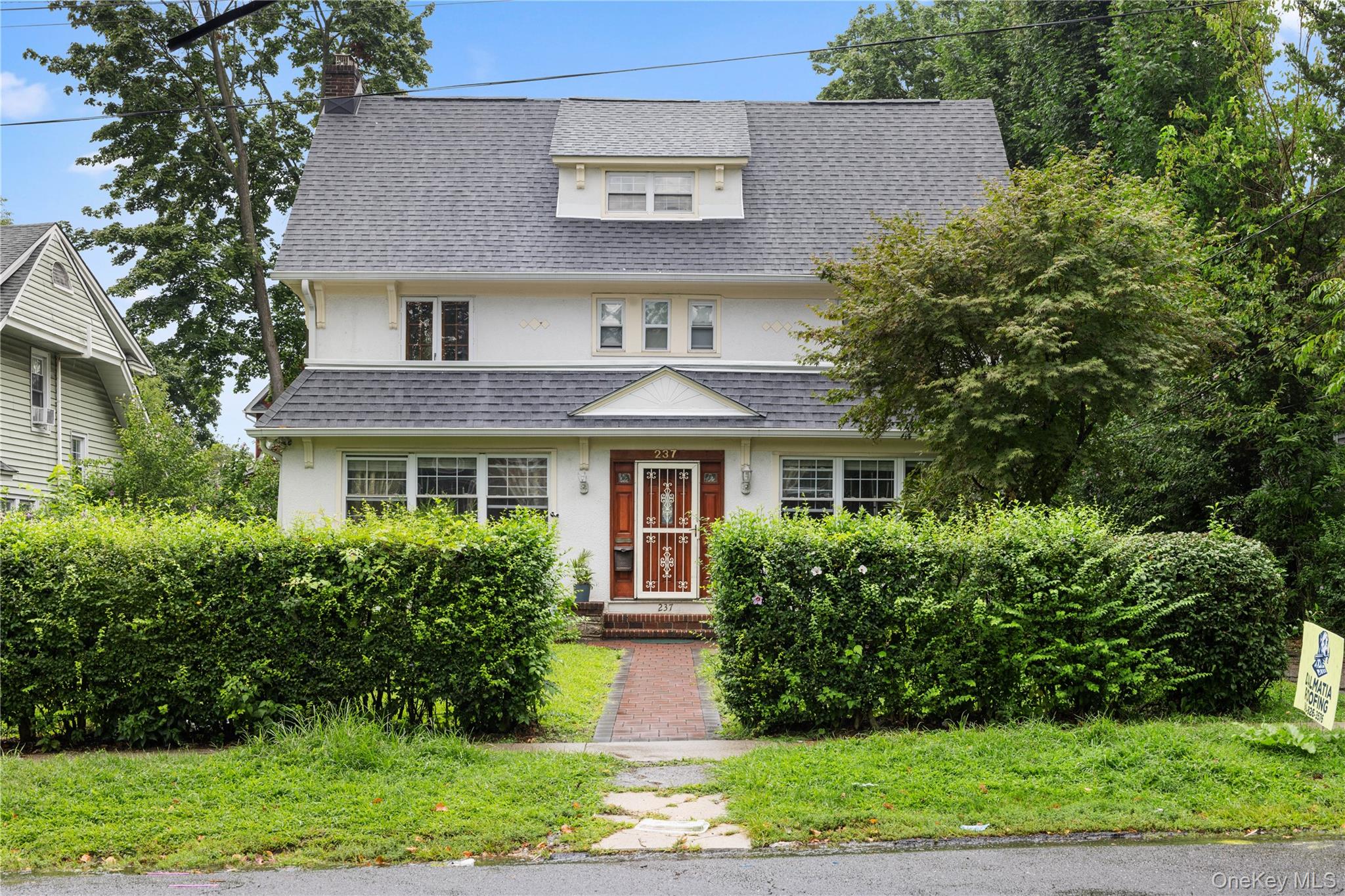 237 Coligni Avenue Property Photo 1