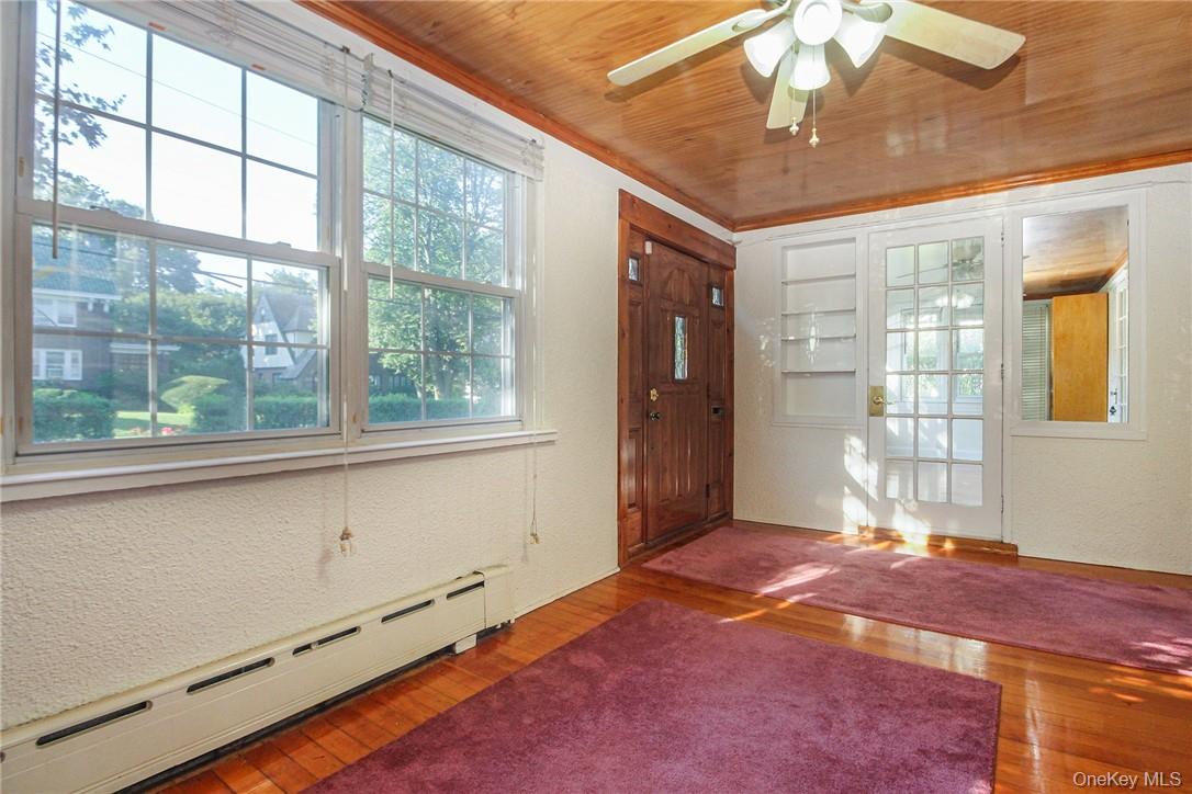 237 Coligni Avenue Property Photo 8