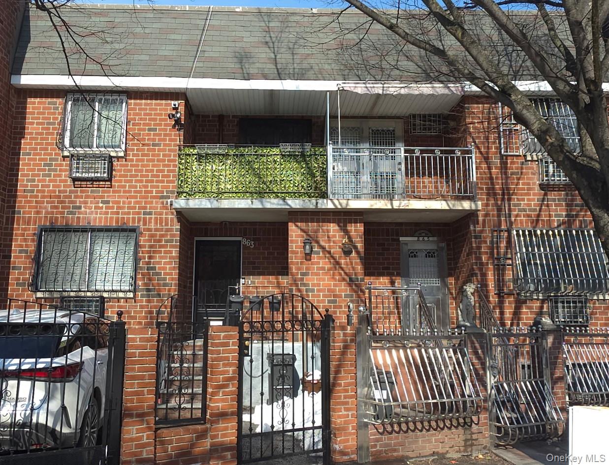 863 Home Street Property Photo 1