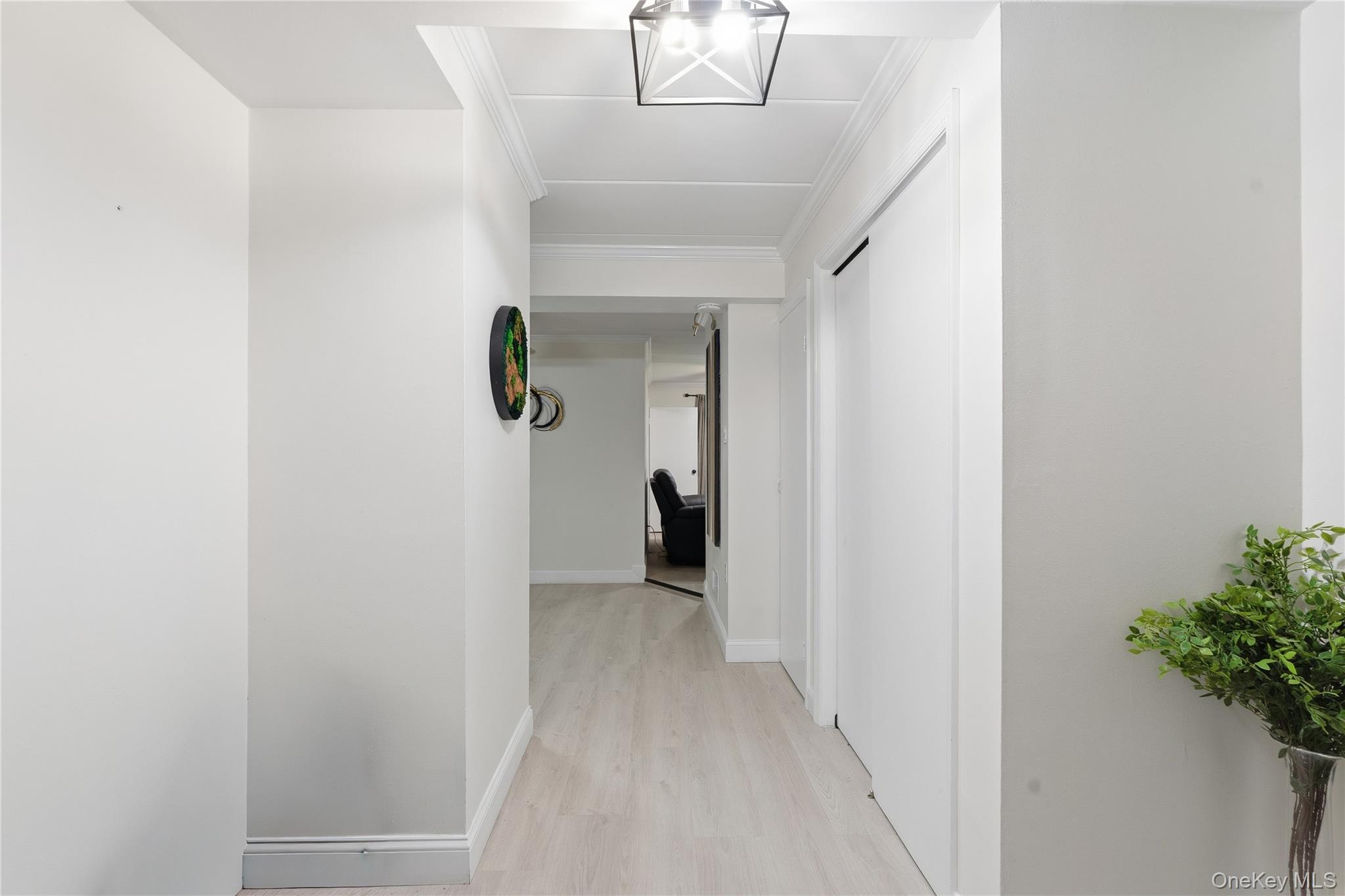 863 Home Street Property Photo 4