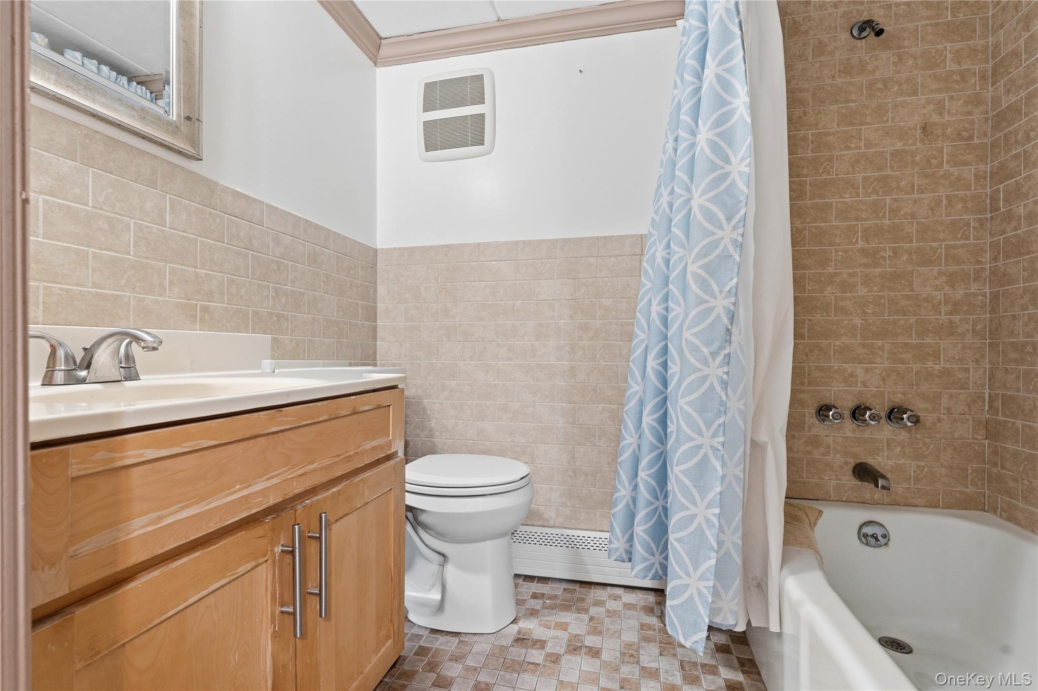 863 Home Street Property Photo 8