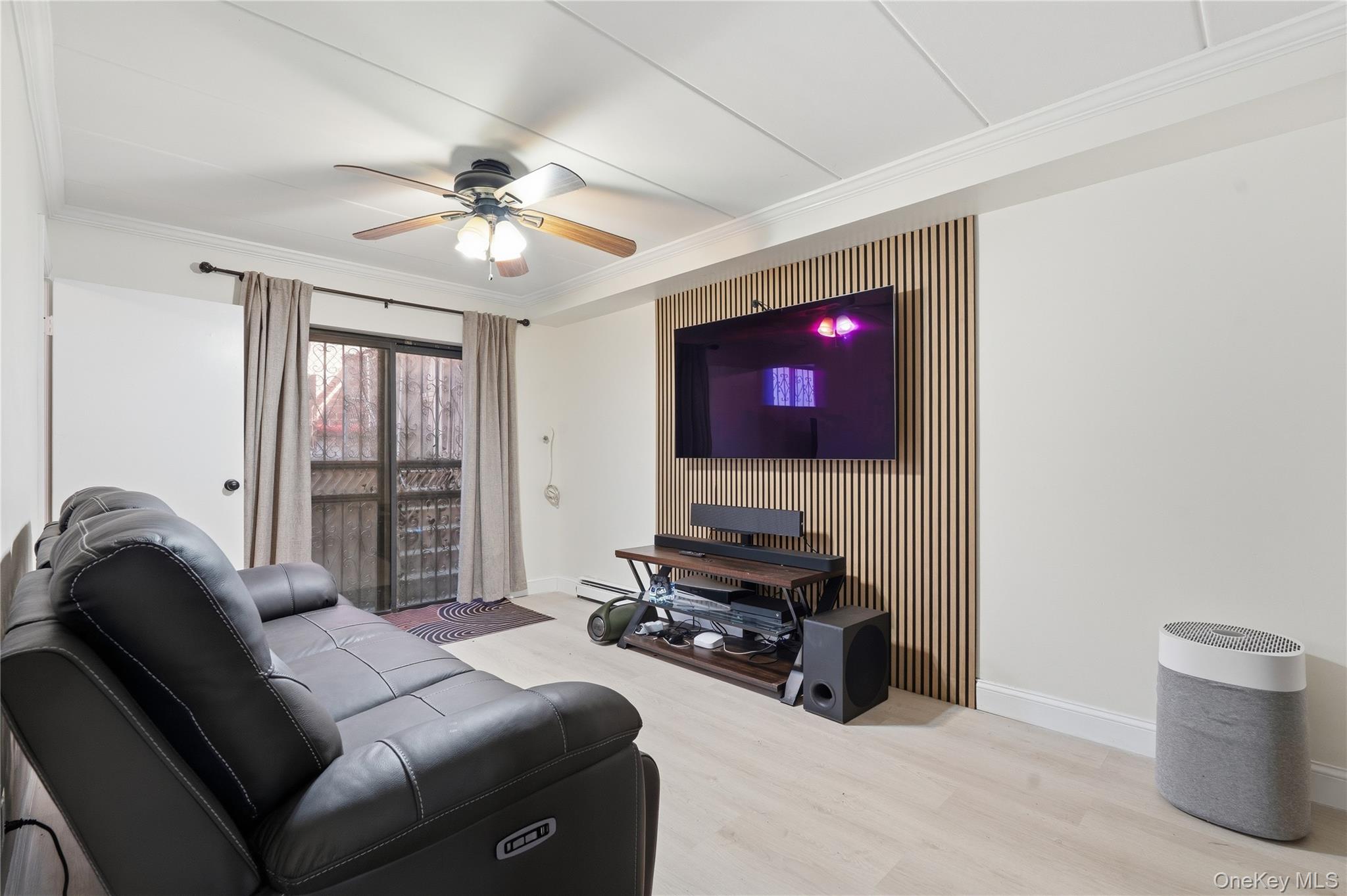 863 Home Street Property Photo 10