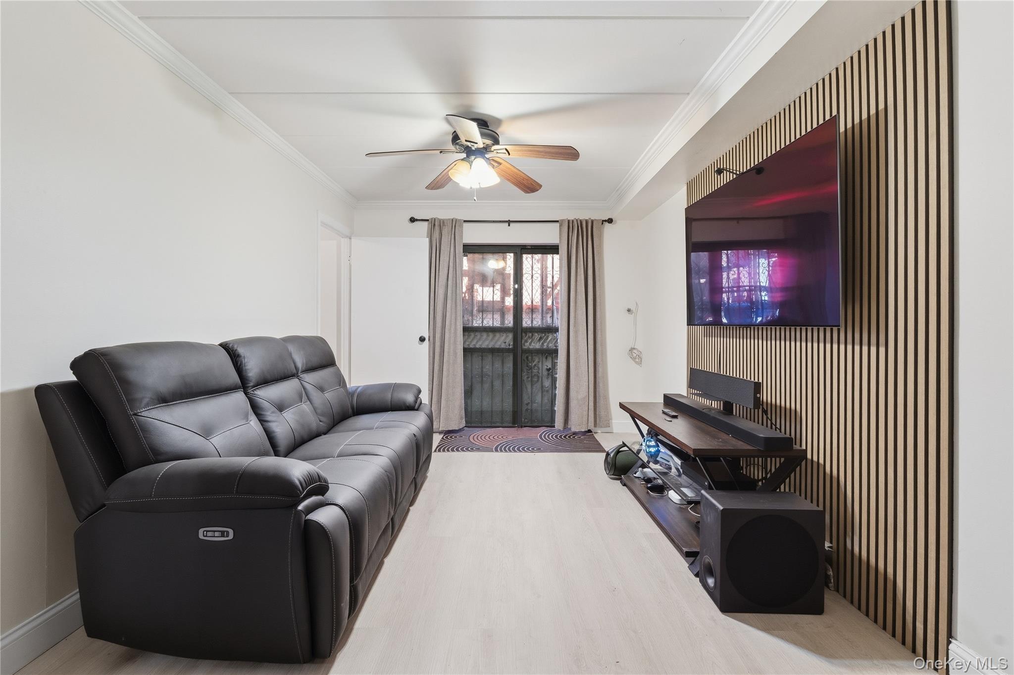 863 Home Street Property Photo 11
