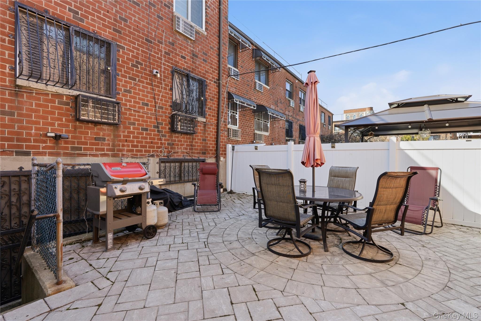 863 Home Street Property Photo 18