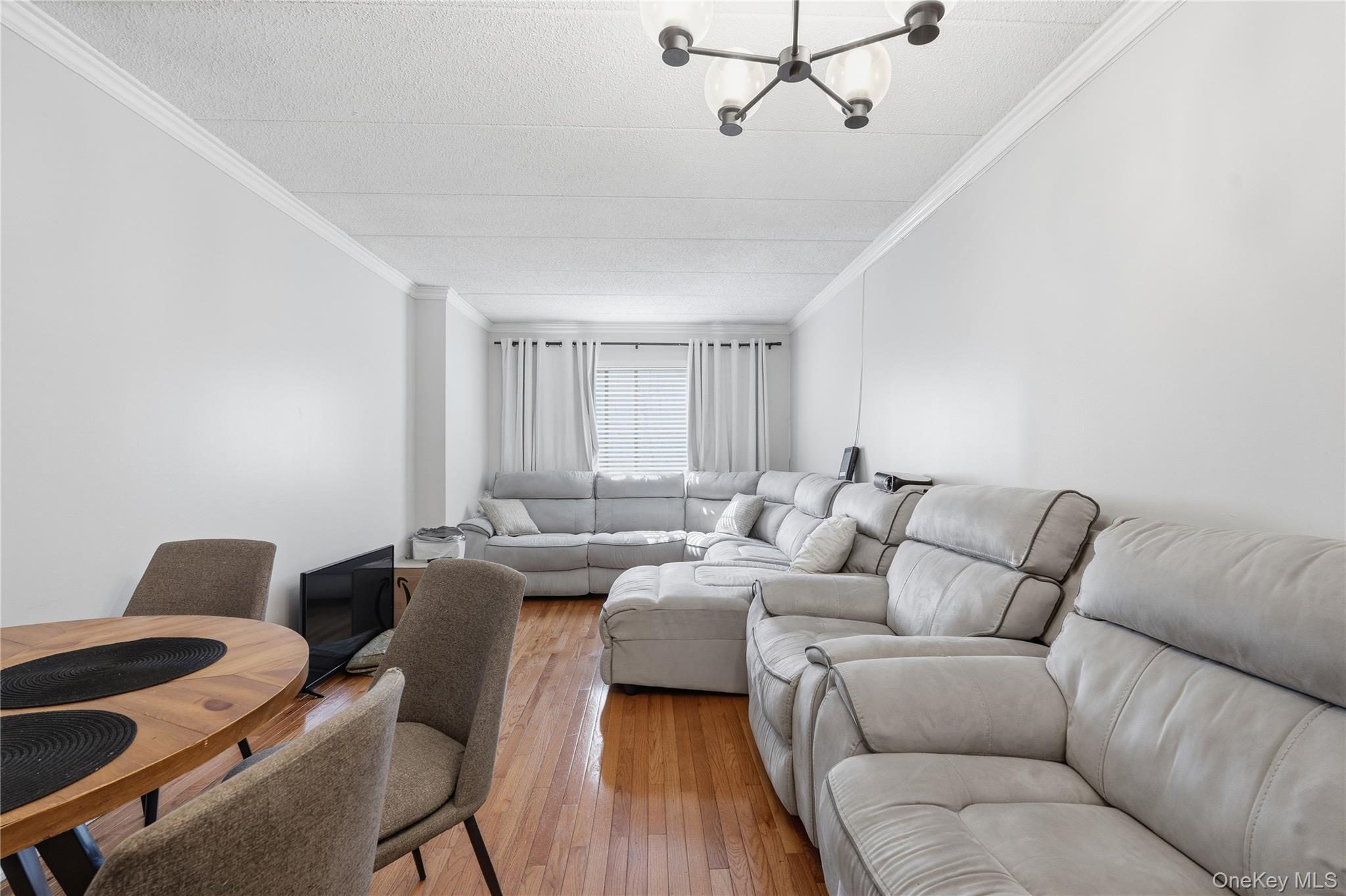 863 Home Street Property Photo 19