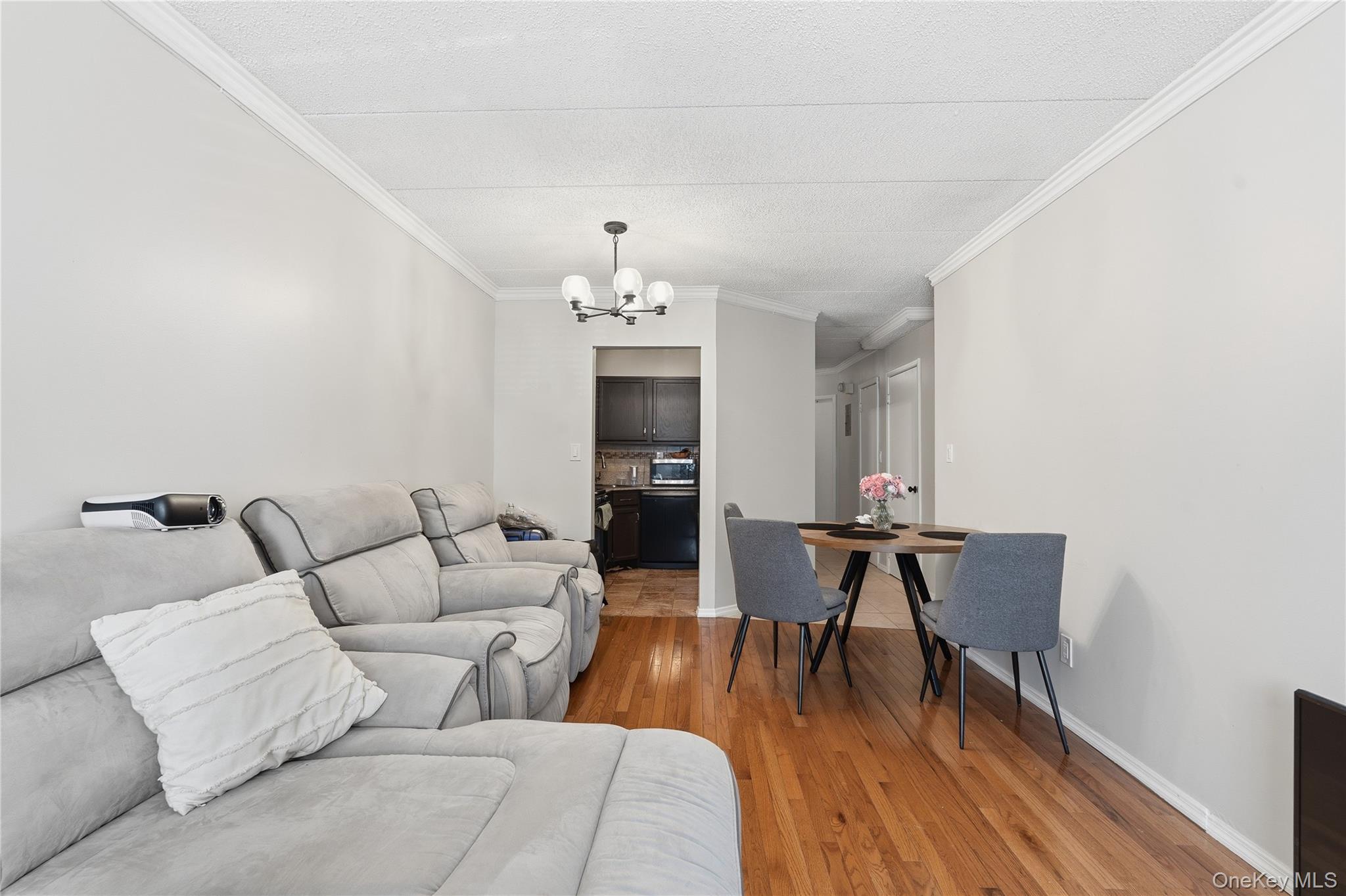863 Home Street Property Photo 20
