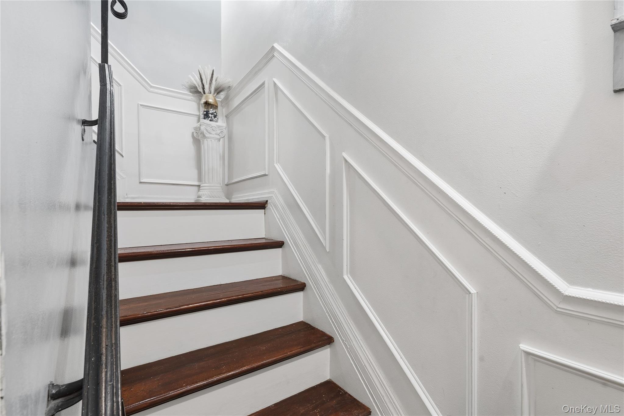 863 Home Street Property Photo 27
