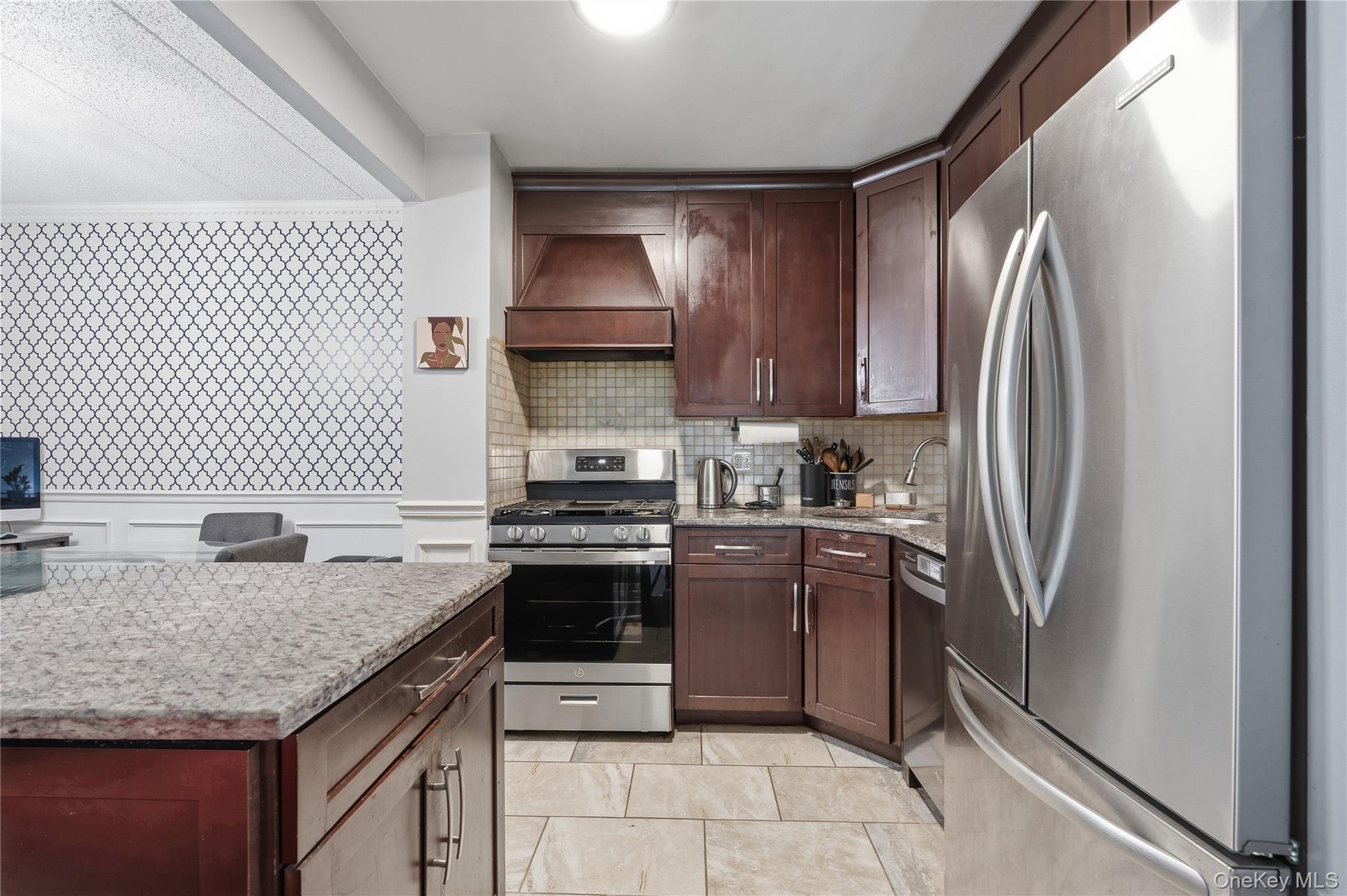 863 Home Street Property Photo 31