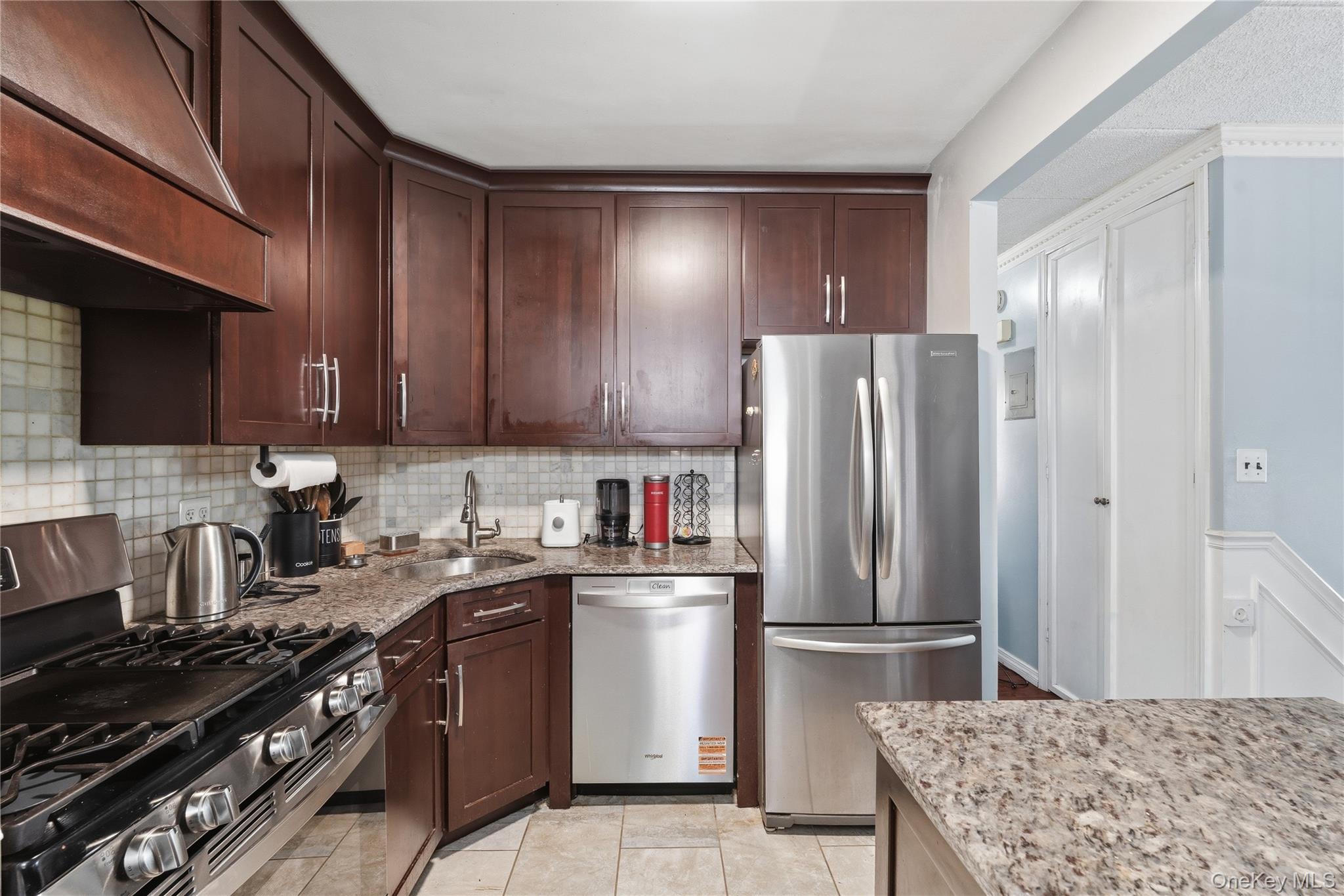 863 Home Street Property Photo 32