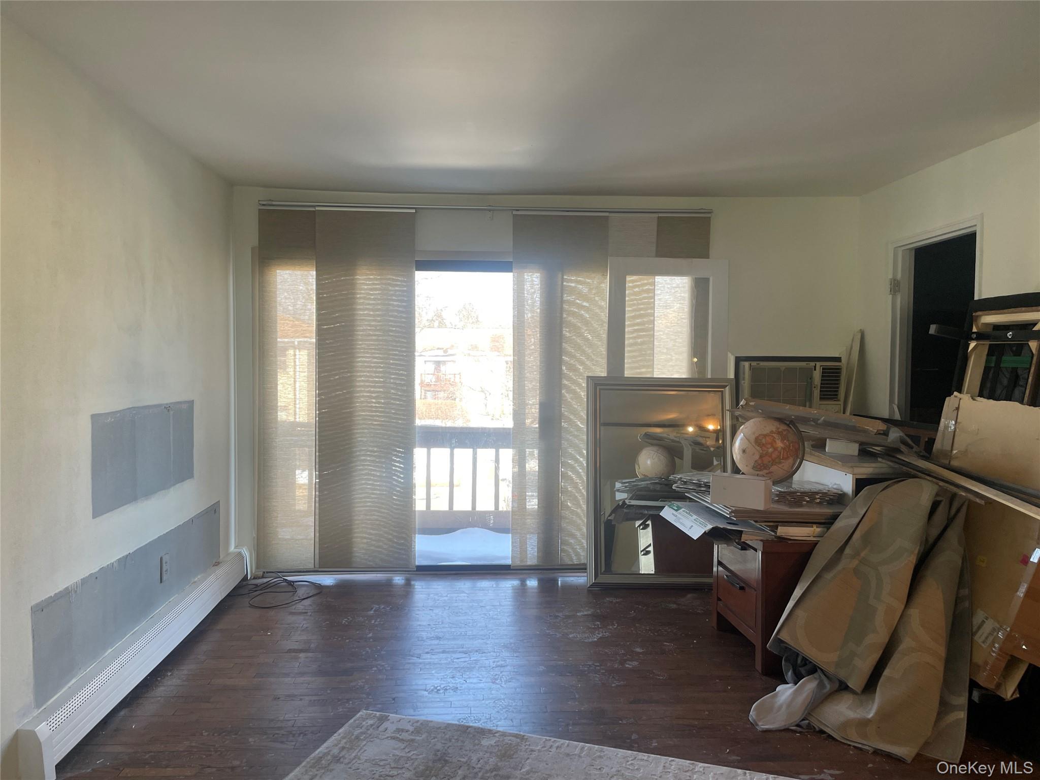 194 Sneden Place 194 Property Photo 3
