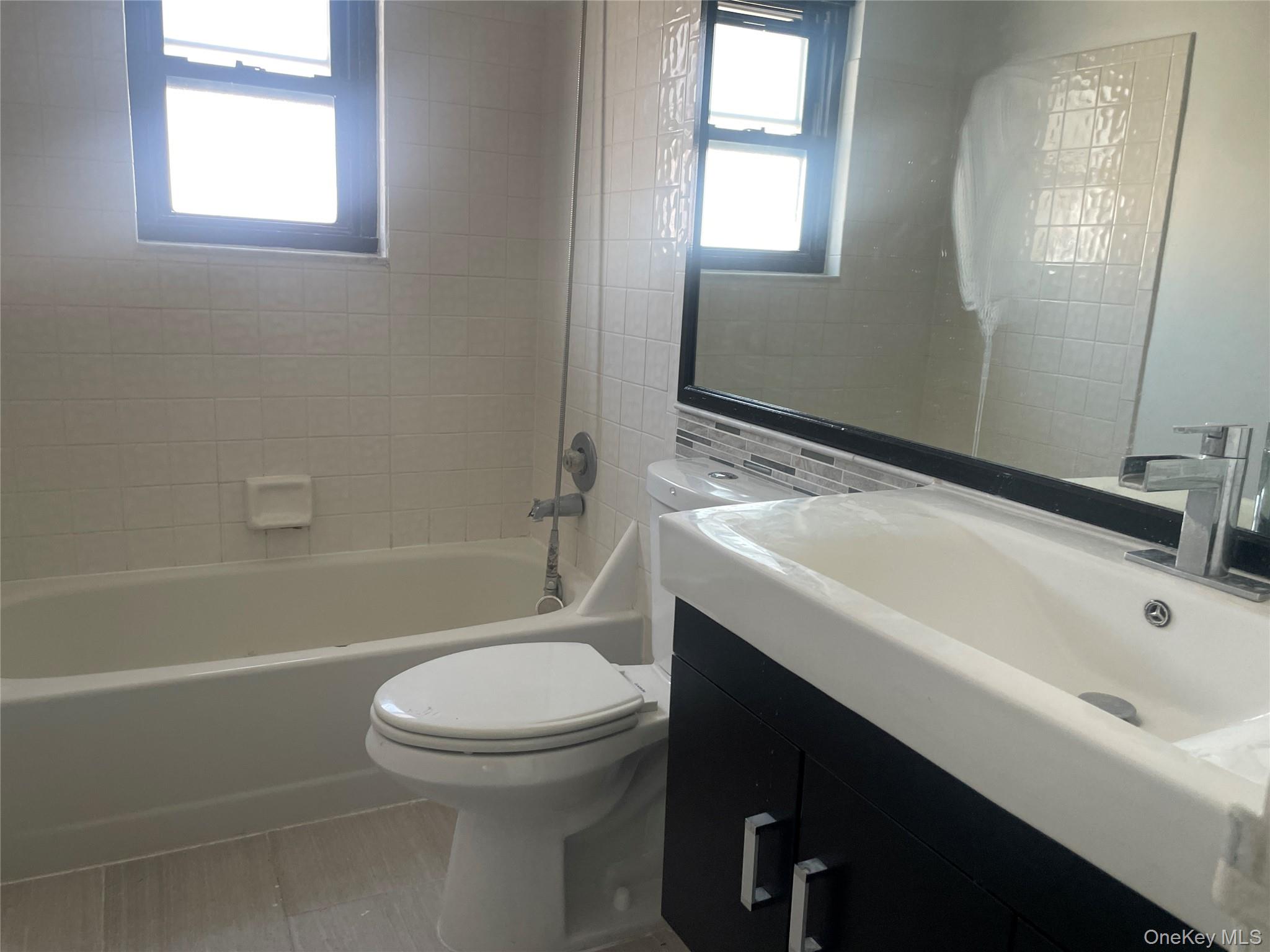 194 Sneden Place 194 Property Photo 5