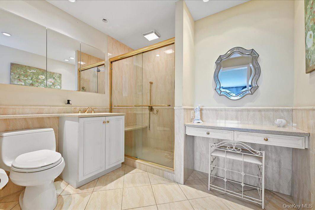 26910 Grand Central Parkway 31n Property Photo 27