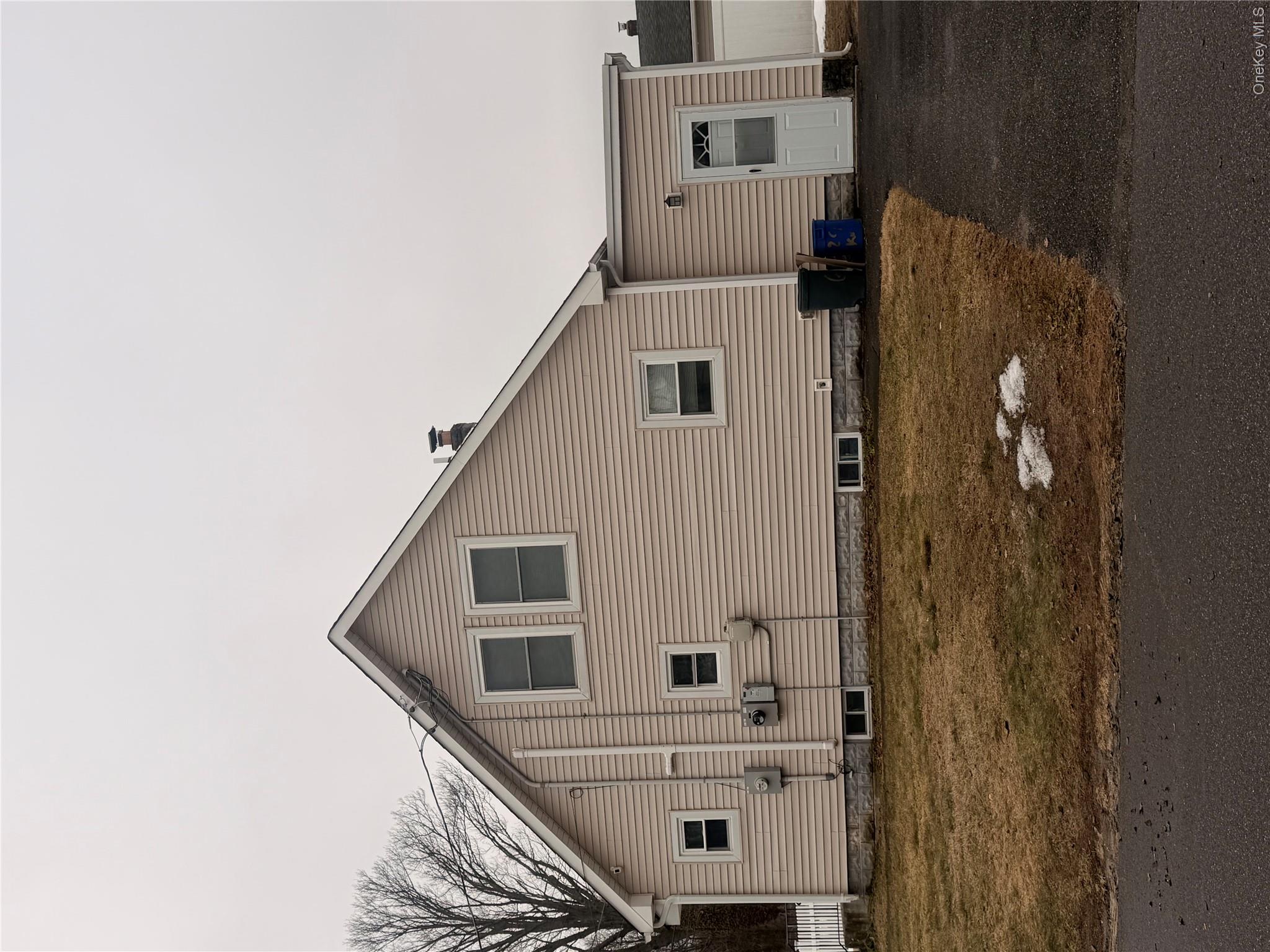 629 Lakeway Drive Property Photo 10
