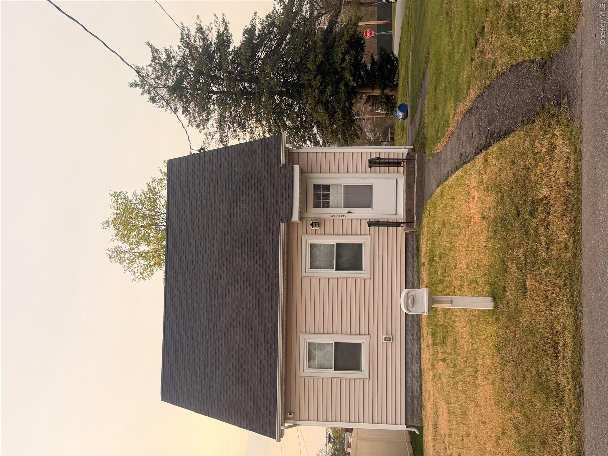 629 Lakeway Drive Property Photo 11