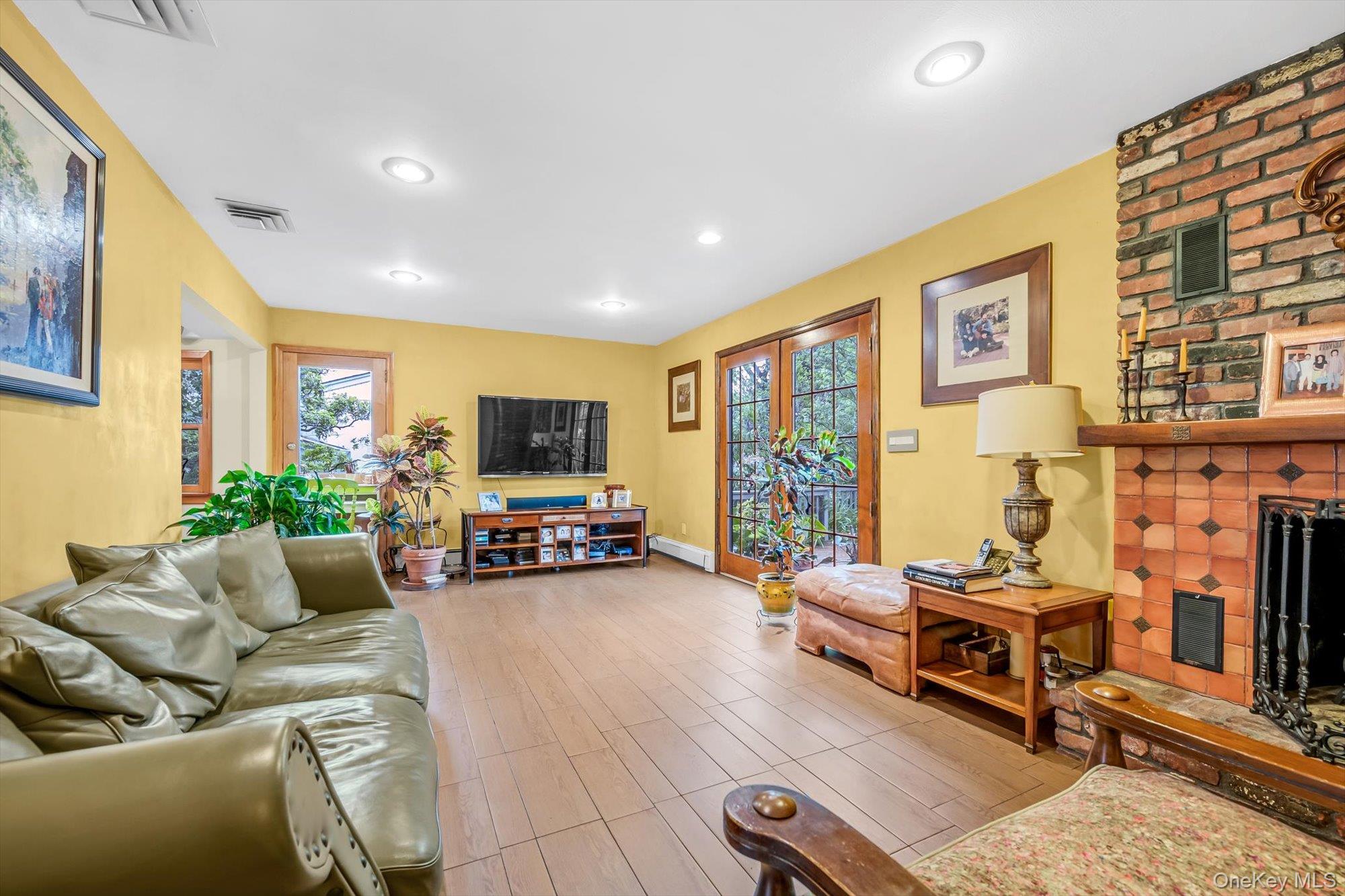 740 Kearny Drive Property Photo 3