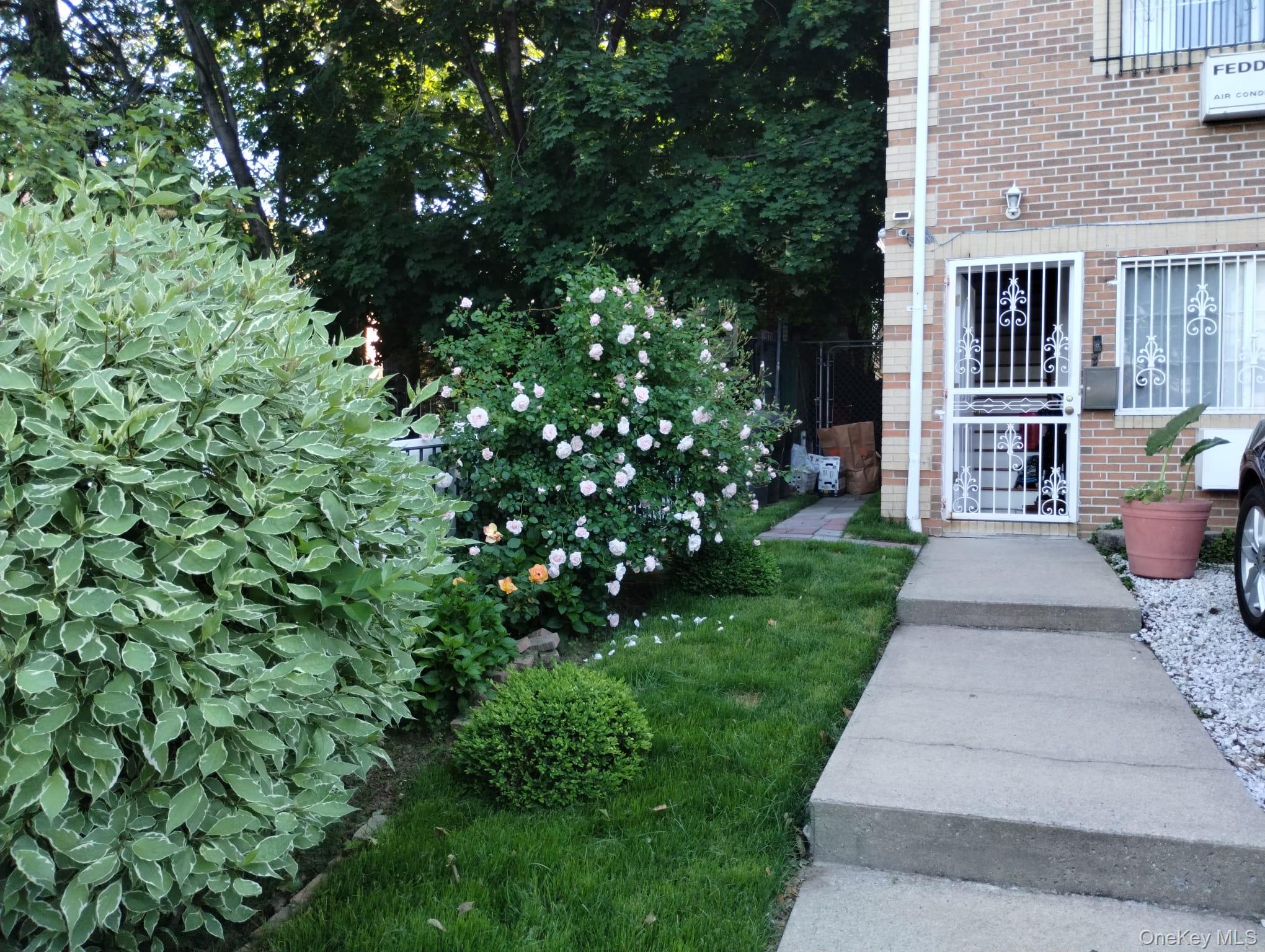 933 Tilden Street Property Photo 2